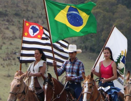 Seguindo a tradição, Nazaré Paulista realiza a 10ª Cavalhada da Independência