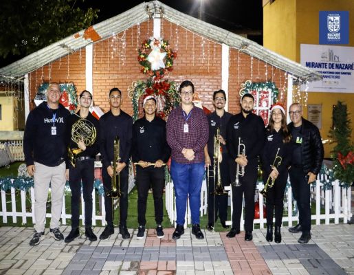 Natal Iluminado, “Luzes da Esperança”, veja como foi a noite da sexta-feira(19), com a visita na casinha e passeio no trenzinho do papai noel, na praça Álvaro Guião em Nazaré Paulista